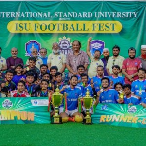 ‘আইএসইউ ফুটবল ফেস্ট সিজন–১’ শিরোপা জিতলো বাইনারি ব্লাস্টার্স