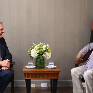 প্রধান উপদেষ্টার সঙ্গে ইউএনএইচসিআর প্রধানের বৈঠক, রোহিঙ্গা সংকট নিয়ে আলোচনা