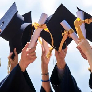 ভিসা জটিলতায় উচ্চশিক্ষার স্বপ্ন থেকে যাচ্ছে অধরাই  