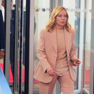 গাজায় আগ্রাসনে সহযোগিতার অভিযোগে ইতালির প্রধানমন্ত্রীর বিরুদ্ধে আইসিসিতে মামলা