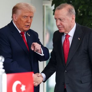 গাজা-হামাস ইস্যুতে এরদোয়ানকে কী অনুরোধ করেছেন ট্রাম্প?