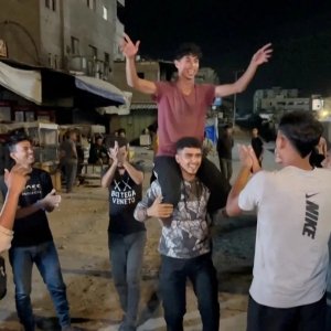 ‘ঘুরে দাঁড়াবে গাজা’, শান্তিচুক্তিতে উপত্যকায় উচ্ছ্বাস, আছে ভয়ও
