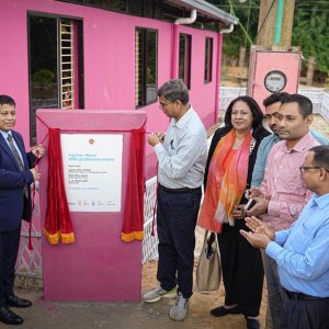 কক্সবাজারে প্লাস্টিক বর্জ্য থেকে তৈরি হচ্ছে পরিবেশবান্ধব আসবাবপত্র