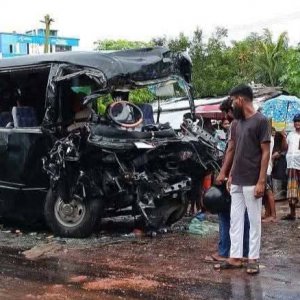 বাসের সঙ্গে র‍্যাবের মিনিবাসের সংঘর্ষে নিহত ২