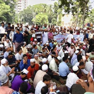মঙ্গলবার শিক্ষকদের ‘মার্চ টু সচিবালয়’, লাগাতার  কর্মবিরতি চলবে