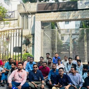 চট্টগ্রামে যমুনা টিভির সাংবাদিককে ‘ফ্যাসিস্ট’ আখ্যা দিয়ে মারধর