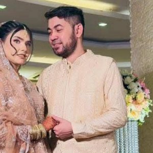 কনে সেনাসদস্য, বর কণ্ঠশিল্পী!