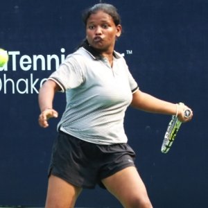 ওয়ার্ল্ড টেনিসে বাংলাদেশের জারিফ-হালিমা-সুমাইয়ার জয়