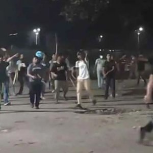 ভ্রাম্যমাণ দোকান বসানো নিয়ে ঢাবি ও ঢাকা কলেজের শিক্ষার্থীদের সংঘর্ষ