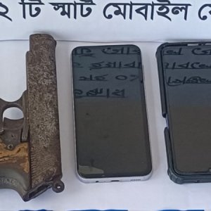 খুলনায় অভিযানে অস্ত্রসহ যুবক গ্রেফতার