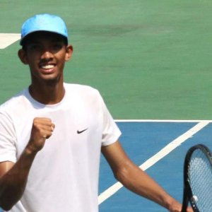 জারিফ আবরার শেষ আটে