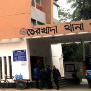 ওএমএসের আটা পাচারের সময় একজন গ্রেফতার