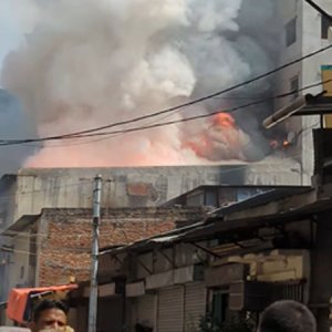 মিরপুরে আগুন: মৃতের সংখ্যা বেড়ে ১৬