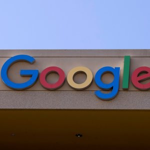 ১৫ বিলিয়ন ডলারে ভারতে এআই ডেটা হাব নির্মাণ করবে গুগল