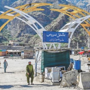 সীমান্ত সংঘর্ষের পর আফগানিস্তানের সঙ্গে পাকিস্তানের সম্পর্ক স্থগিত