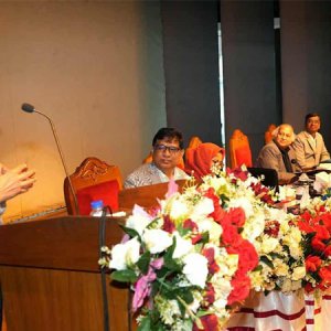 উচ্চশিক্ষার সমস্যা চিহ্নিত করে টেকসই সমাধান চান শিক্ষা উপদেষ্টা