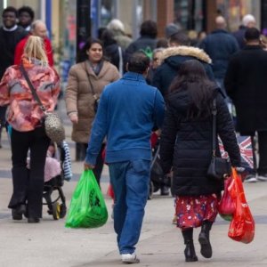 যুক্তরাজ্যে নতুন সংকটে অভিবাসীরা, বাধ্যতামূলক হচ্ছে ‘এ-লেভেল’ স্তরের ইংরেজি