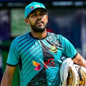 ব্যাটিং ইউনিট হিসেবে খুবই বাজে খেলছি: মিরাজ 