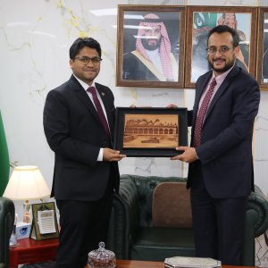 ত্রিপাক্ষিক সহযোগিতা জোরদারে মালদ্বীপে আলোচনা