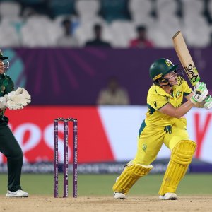 বাংলাদেশকে সহজে হারিয়ে সেমিতে অস্ট্রেলিয়া