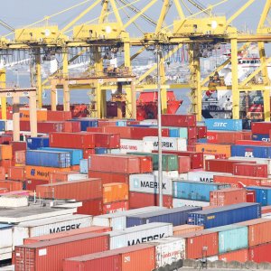 উন্নয়ন কর্মকাণ্ডে স্থবিরতা, ব্যবসার পরিবেশ এখনও নাজুক