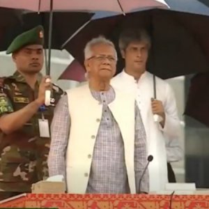 জুলাই সনদ সই অনুষ্ঠান চলছে