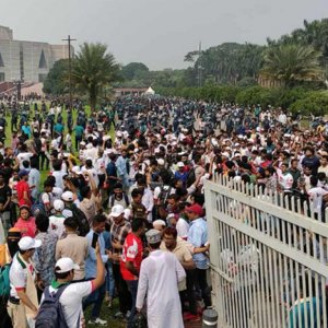 সনদ স্বাক্ষর মঞ্চে ‘জুলাইযোদ্ধাদের’ বিক্ষোভ, নেপথ্যে কী