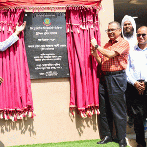 পূর্বাচলে ডিএমপির ডিপ্লোম্যাটিক সিকিউরিটি ও ট্রাফিক ডিভিশনের পুলিশ ব্যারাক উদ্বোধন