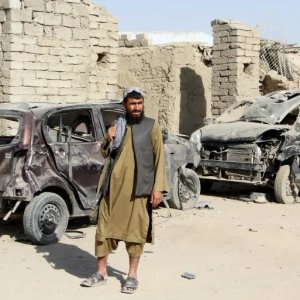 পাকিস্তানের বিমান হামলায় আফগানিস্তানে নিহত ১০