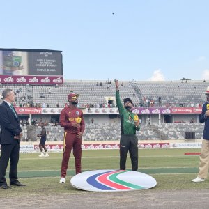 টস জিতেছে বাংলাদেশ, তাসকিনের জায়গায় নাসুম