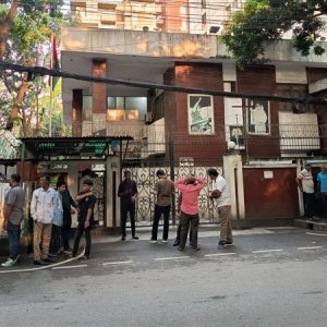 গুলশান কার্যালয়ে সাংবাদিককে মারধর, ভারপ্রাপ্ত চেয়ারম্যানের ভাবমূর্তি নিয়ে প্রশ্ন!