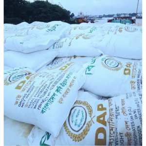 বাল্কহেডের স্টাফদের সহায়তায় লুট হওয়া কোটি টাকার সার যেভাবে উদ্ধার