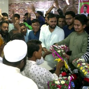 উপদেষ্টারা শেখ হাসিনার সঙ্গে কথা বলছেন, এটা বিশ্বাস করতে চাই না: সারজিস