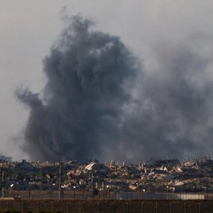 গাজায় ইসরায়েলি হামলায় নিহত ৯৭ ফিলিস্তিনি, যুদ্ধবিরতি লঙ্ঘন ৮০ বার