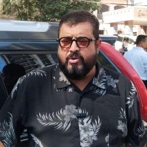 চলচ্চিত্র থেকে পলিটিক্স বাদ দিতে হবে: ওমর সানী