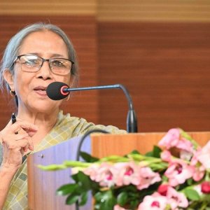 ‘মা মাছ’ ধরা বন্ধের আহ্বান মৎস্য ও প্রাণিসম্পদ উপদেষ্টার