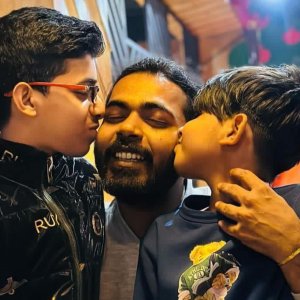 তৃতীয় পুত্রের জনক হলেন রুমি