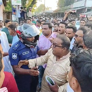 এ কে আজাদের গাড়িবহরে হামলা, যুবদলের আরও ২ নেতাকে শোকজ