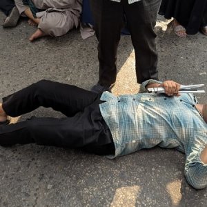 পঞ্চম দিনে গড়াল শিক্ষিত বেকার প্রতিবন্ধীদের অবস্থান কর্মসূচি