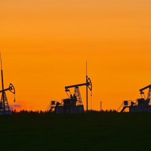 রাশিয়ার বিরুদ্ধে মার্কিন নিষেধাজ্ঞায় তেলের দাম বাড়লো ৫ শতাংশ