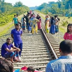 টুঙ্গিপাড়া এক্সপ্রেসে কাটা পড়ে তরুণের মৃত্যু