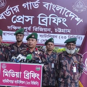 চলতি বছর চট্টগ্রাম অঞ্চলে বিজিবির অভিযানে বিপুল পরিমাণ চোরাচালানের পণ্য উদ্ধার