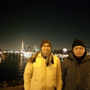 সৈয়দ মনজুরুল ইসলামের জ্যাকেট ও ভিক্টর হুগোর বাড়ি