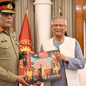 প্রধান উপদেষ্টার সঙ্গে পাকিস্তানের যৌথ বাহিনী প্রধানের সাক্ষাৎ