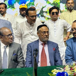 চট্টগ্রাম নিয়ে ষড়যন্ত্র হচ্ছে, সেনাপ্রধানকে বলবো কারও কথা শুনবেন না: অলি আহমদ