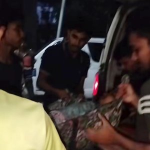ছুরিকাঘাতে আহত গৃহবধূর ৪ দিন পর মৃত্যু, অভিযুক্ত স্বামী পলাতক