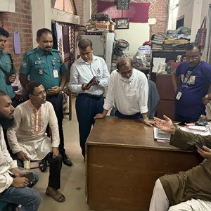 নিহতের পরিবার পাবে ৫ লাখ টাকা, কর্মক্ষম সদস্যকে দেওয়া হবে চাকরি