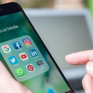 সোশ্যাল মিডিয়া সবার জন্য ‘ক্ষতিকর’ নয় : গবেষণা