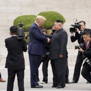 উনের সঙ্গে দেখা করতে এশিয়া সফর বাড়াতে আগ্রহী ট্রাম্প