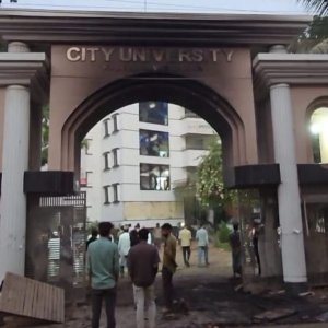 দুই বিশ্ববিদ্যালয়ের শিক্ষার্থীদের সংঘাত: ক্ষতিপূরণ পাবে সিটি ইউনিভার্সিটি